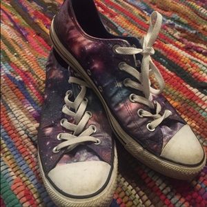Galaxy converse size 8